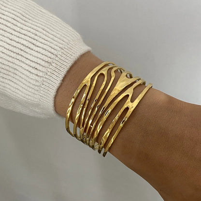 Solara Twist Bracelet