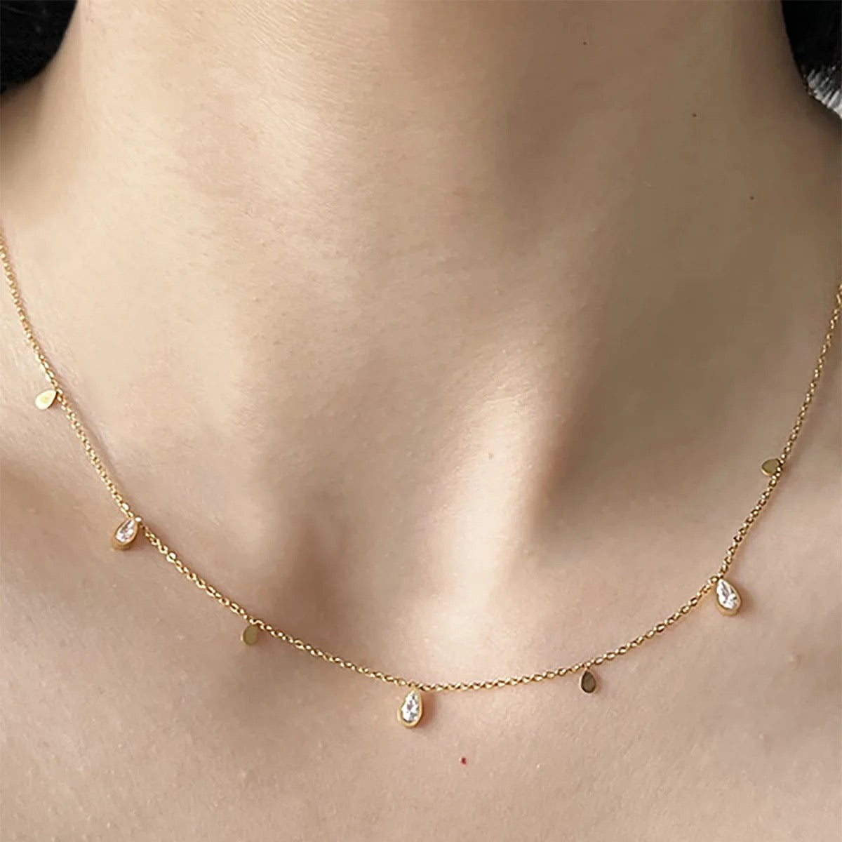 Gentle Glow Neckchain